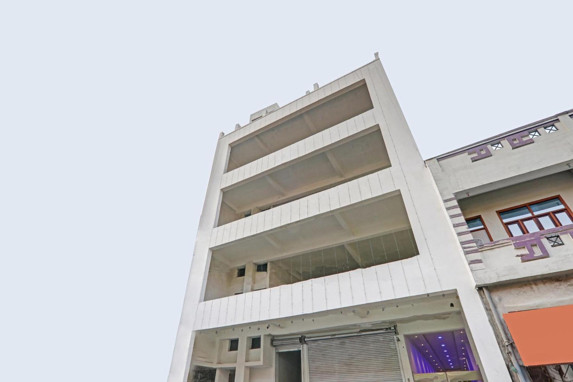Super Capital O Townhouse Govinda Royal Hotel กานปูร์ ภายนอก รูปภาพ