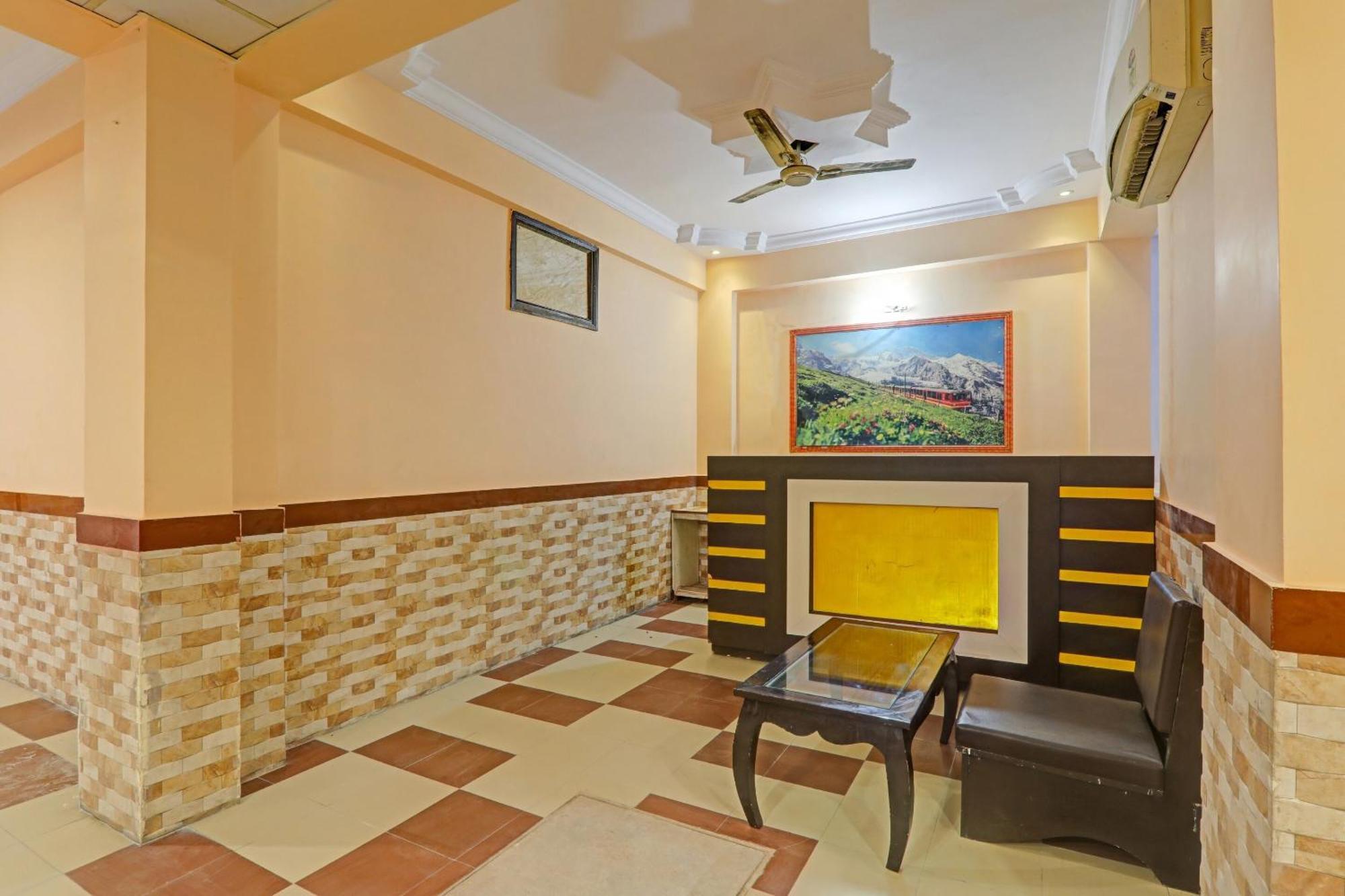 Super Capital O Townhouse Govinda Royal Hotel กานปูร์ ภายนอก รูปภาพ