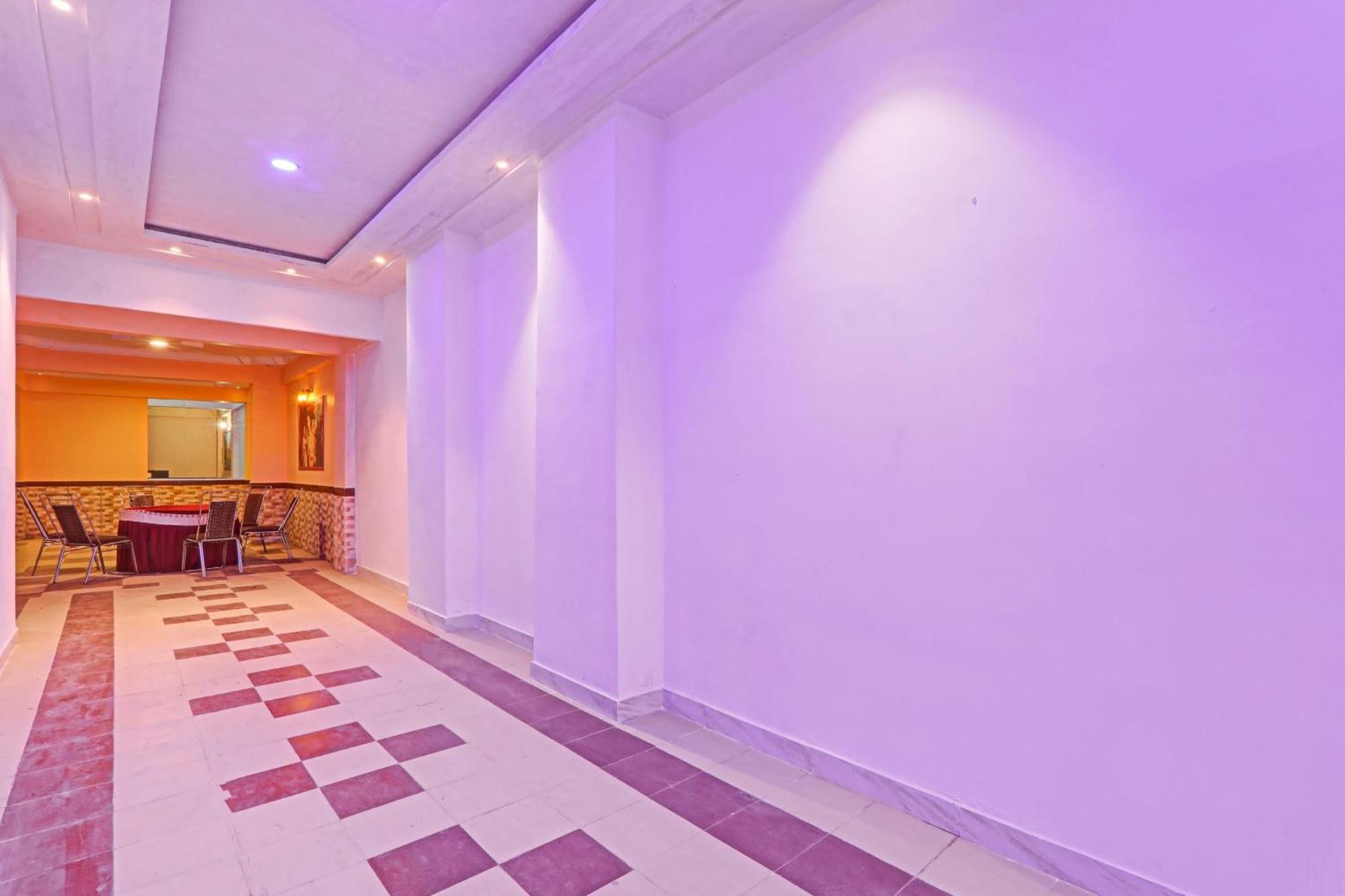 Super Capital O Townhouse Govinda Royal Hotel กานปูร์ ภายนอก รูปภาพ